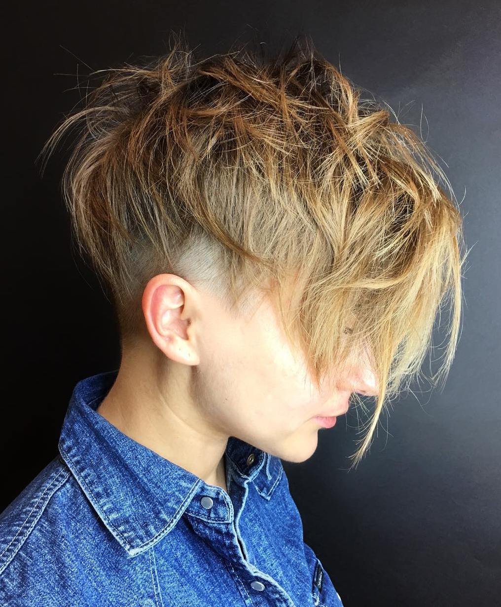 Zeer korte shaggy cut met undercut