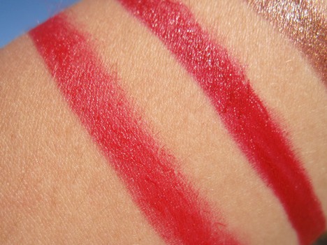 Nadere blik op Milani Color Perfect Lipstick collectie stalen