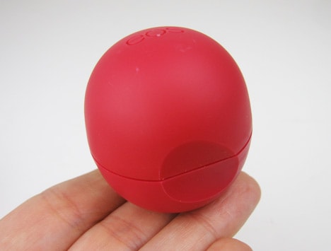 Nadere blik van eos Granaatappel Raspberry Smooth Lip Balm Sphere