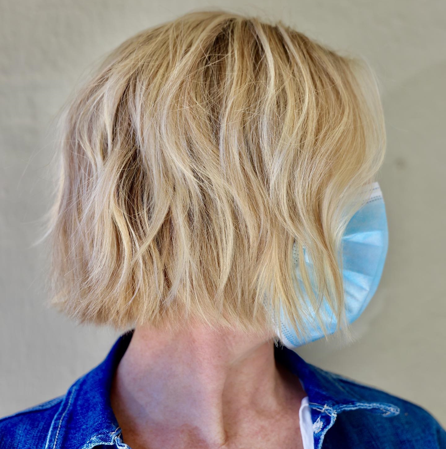 Choppy Bob Haircut op blond haar