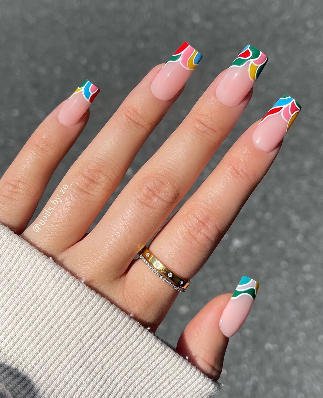Vierkante nagels met kleurrijke tips