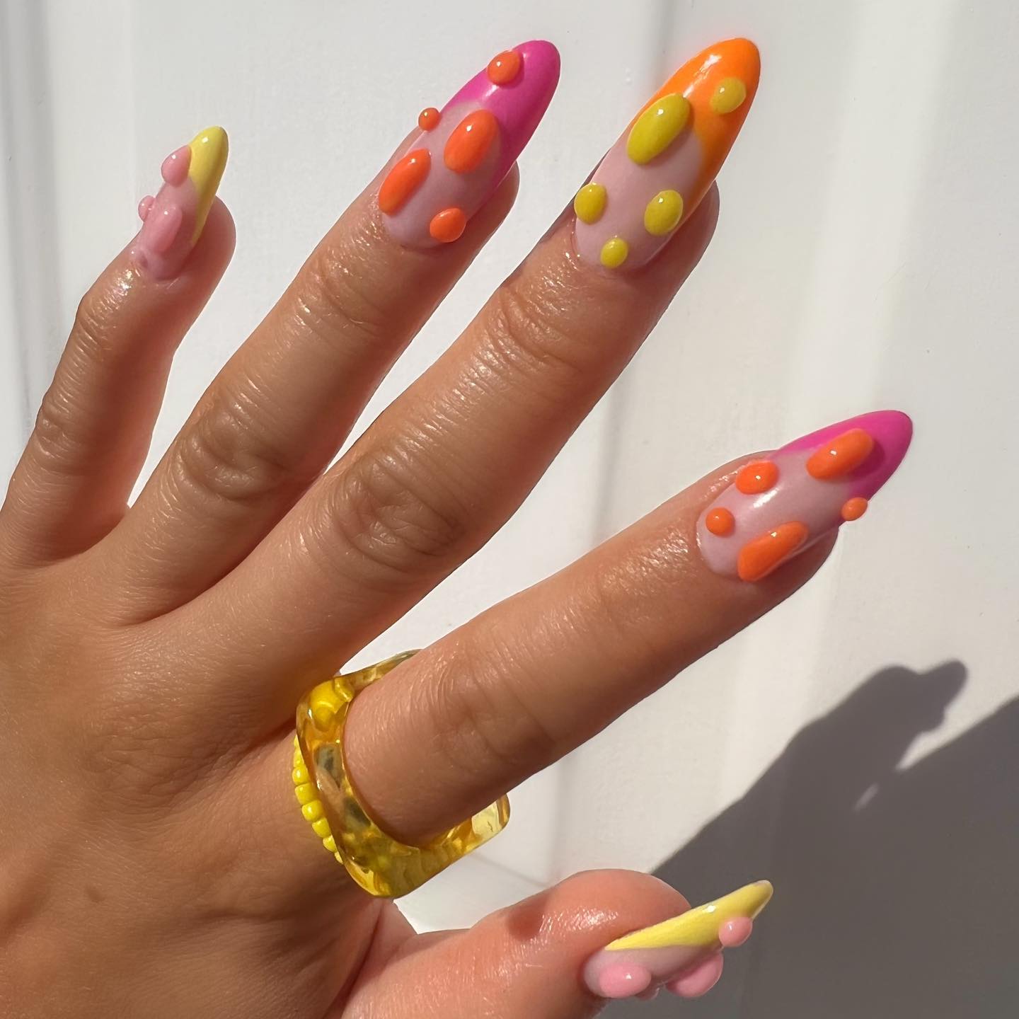 3D Franse nagels met kleurrijke vlekken