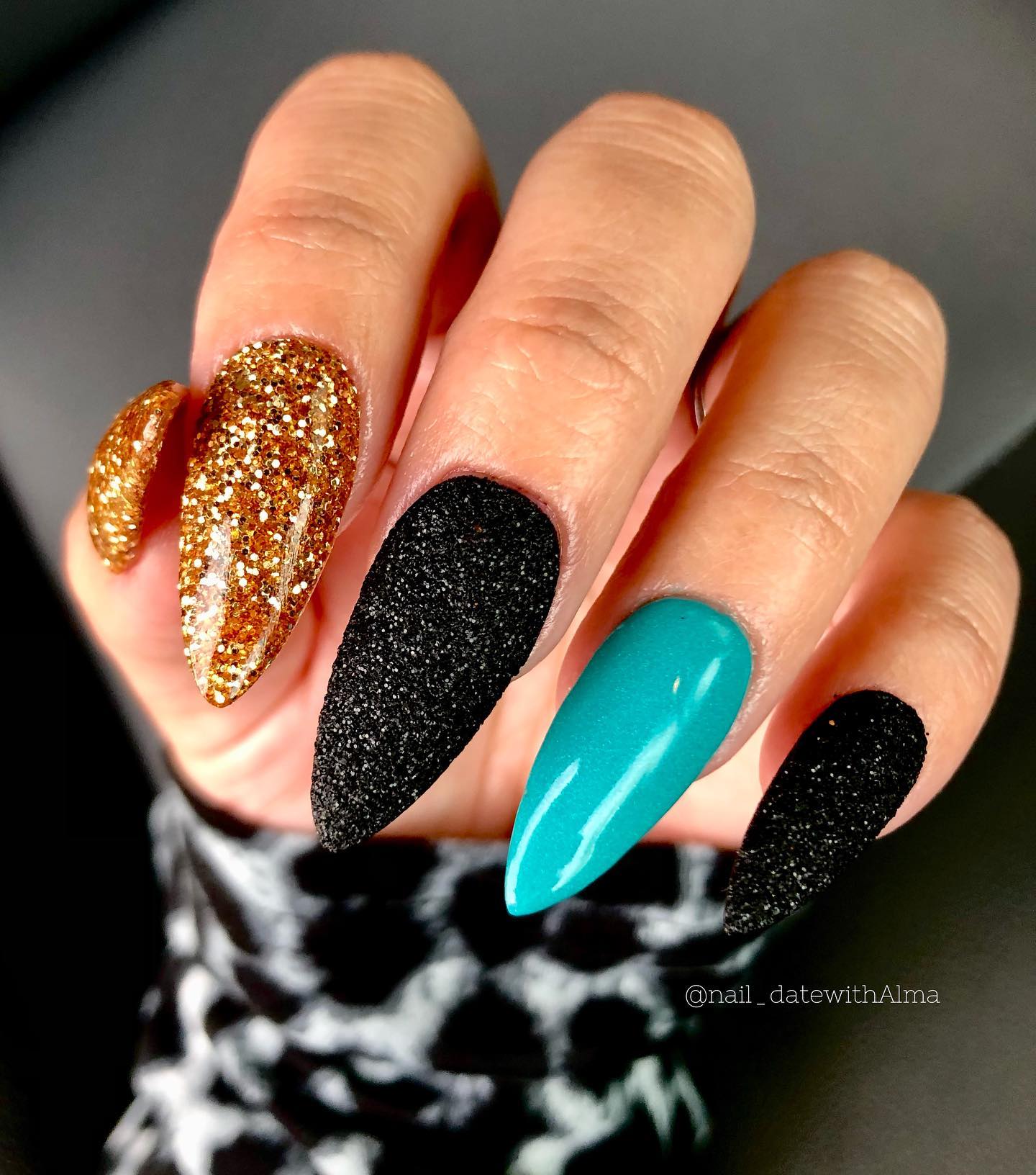Lange suiker kleurrijke nagels
