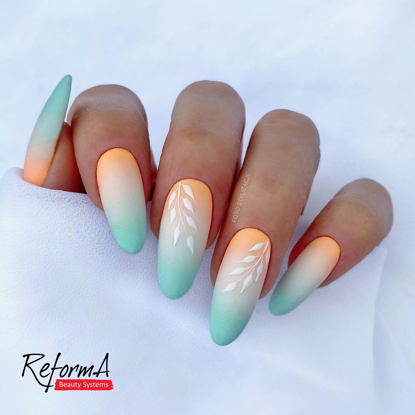 Lange ronde Ombre matte nagels