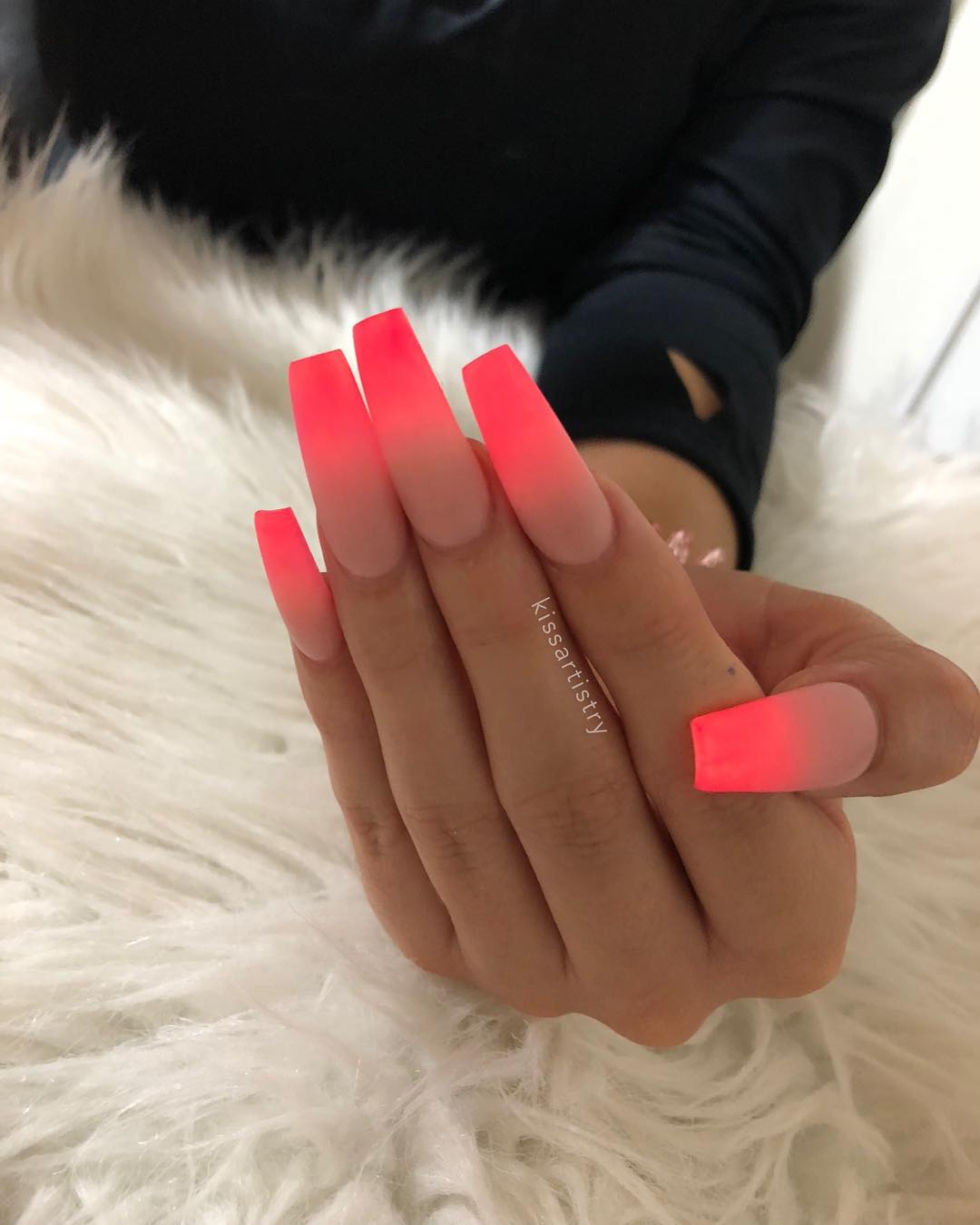 Coffin Hot Pink Ombre Nagels