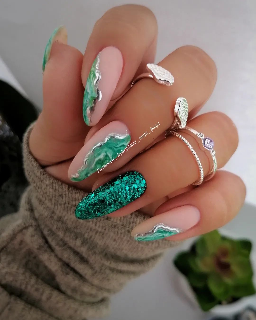 Jade Marmer Manicure with Groene Glitter