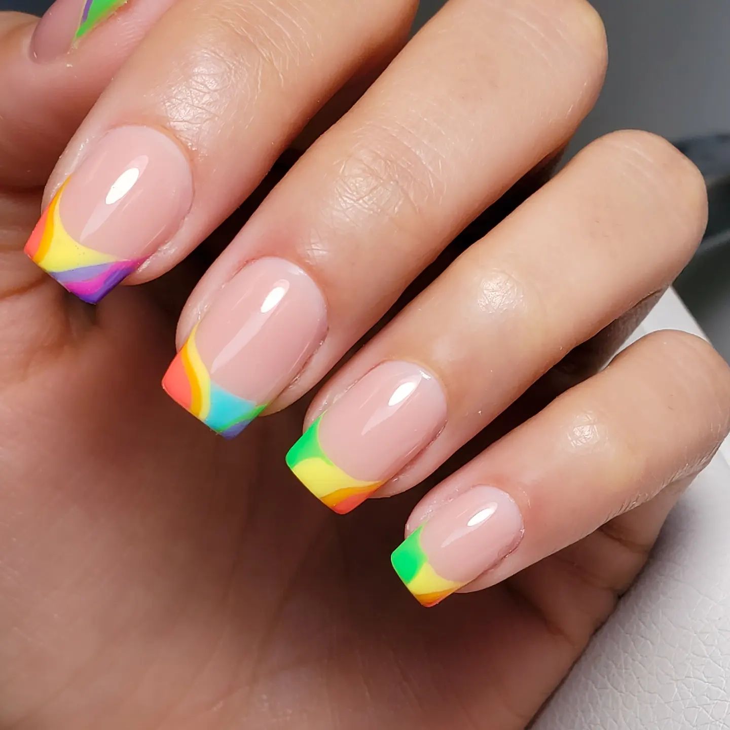 Vierkante nagels met Regenboog Franse Tips