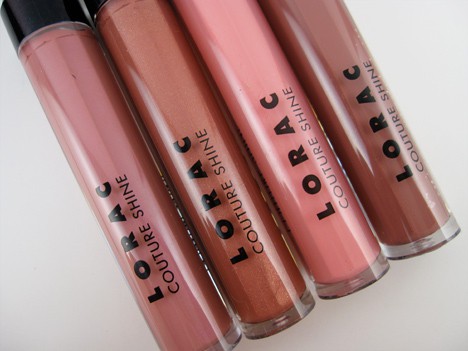 Vier Couture Shine Liquid Lipsticks met verschillende tinten