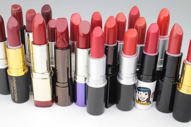 veel Red-Lipsticks op een rij