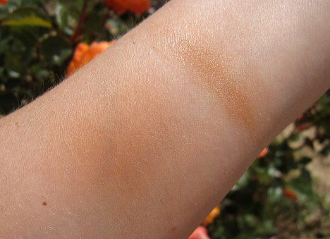 MAC Magically Cools geswatched