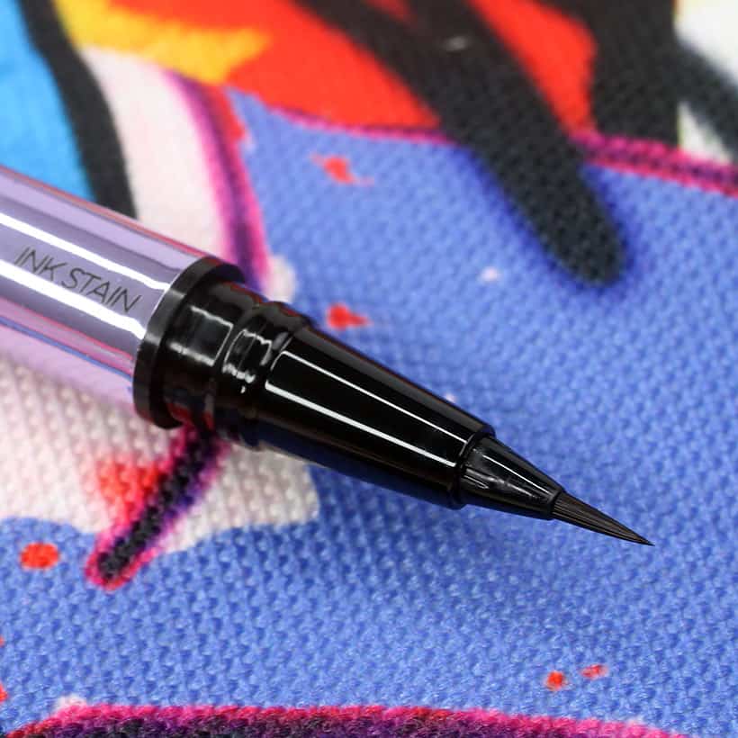 Close-up product van Brow Blade Ink Stain Pen 